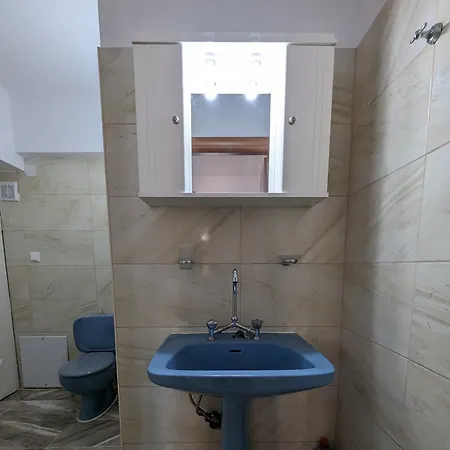 Achilleas In Apartamento *