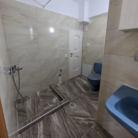 Achilleas In Apartamento Kamena Vourla